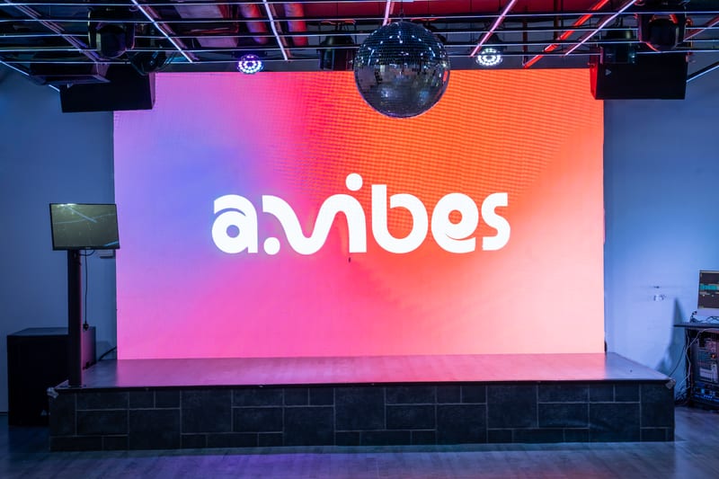 The real AVIBES venue prepared for photography and content