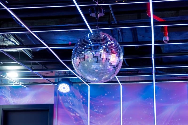 The real AVIBES venue prepared for photography and content